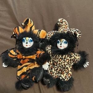 Set off two decorative porcelain dolls